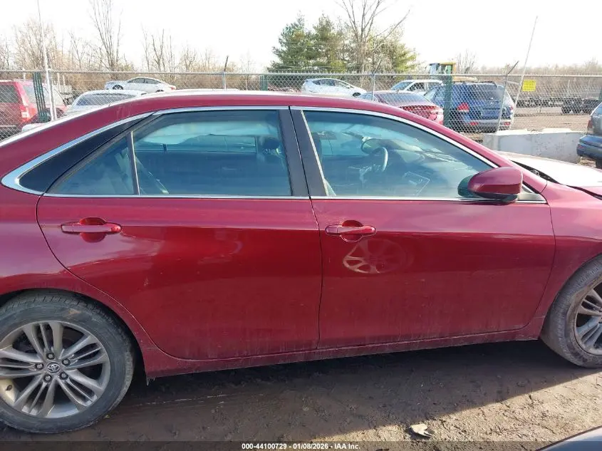 2015 TOYOTA CAMRY SE
