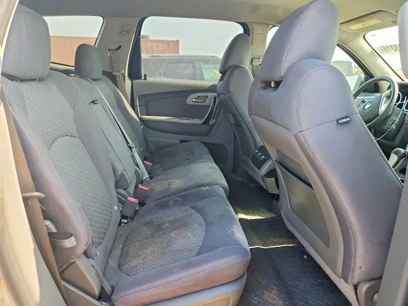 2010 CHEVROLET TRAVERSE LS  