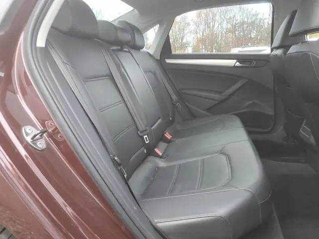 2012 VOLKSWAGEN PASSAT SE  