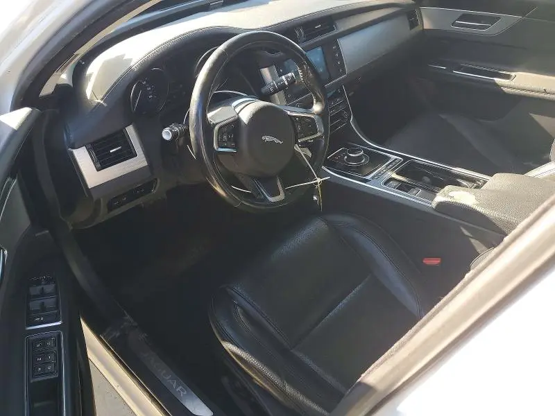 2018 JAGUAR XF PRESTIGE  