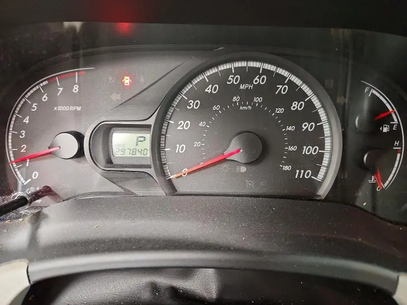 2013 TOYOTA SIENNA LE  