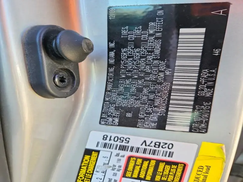 2010 TOYOTA SIENNA LE 7-PASSENGER  