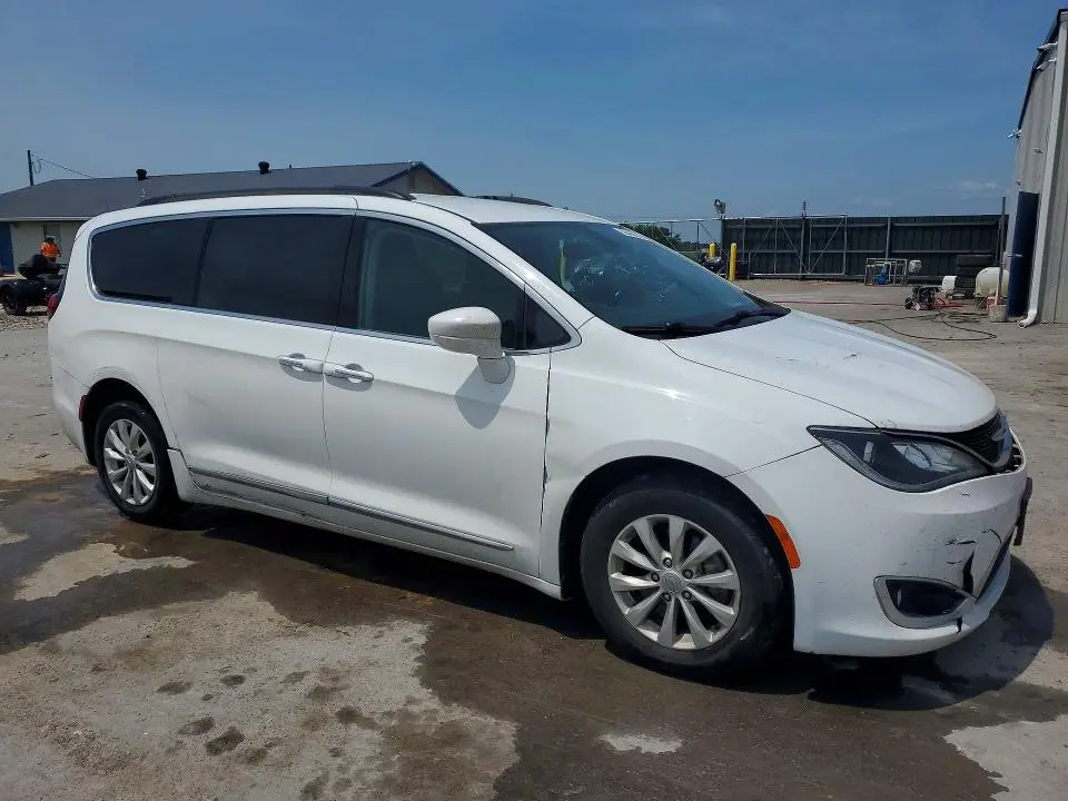 2017 CHRYSLER PACIFICA TOURING L  