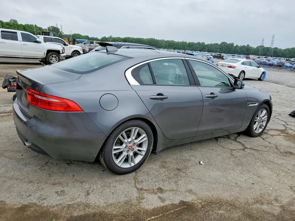 2018 JAGUAR XE PREMIUM  