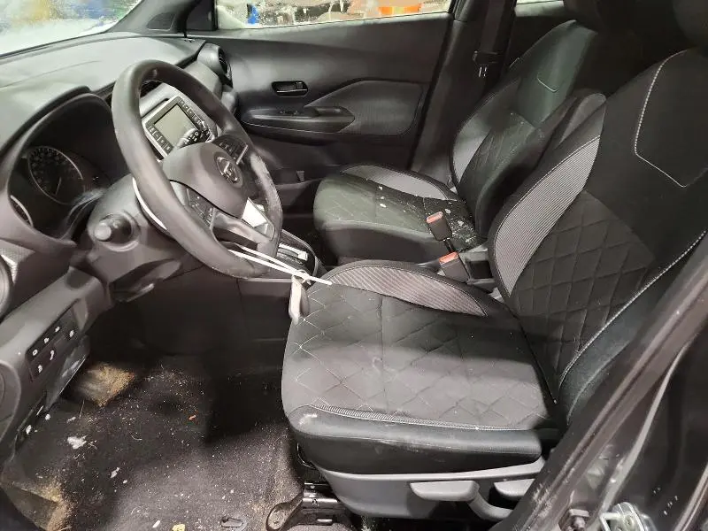 2020 NISSAN KICKS S  