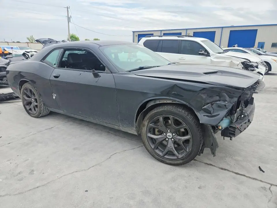 2017 DODGE CHALLENGER SXT  
