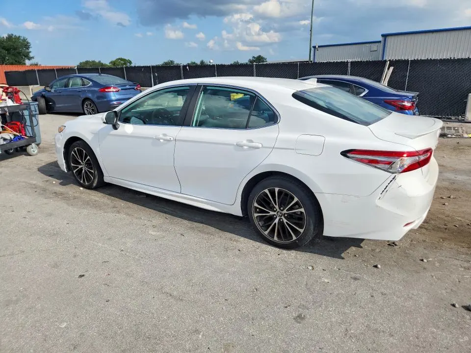 2019 TOYOTA CAMRY SE  