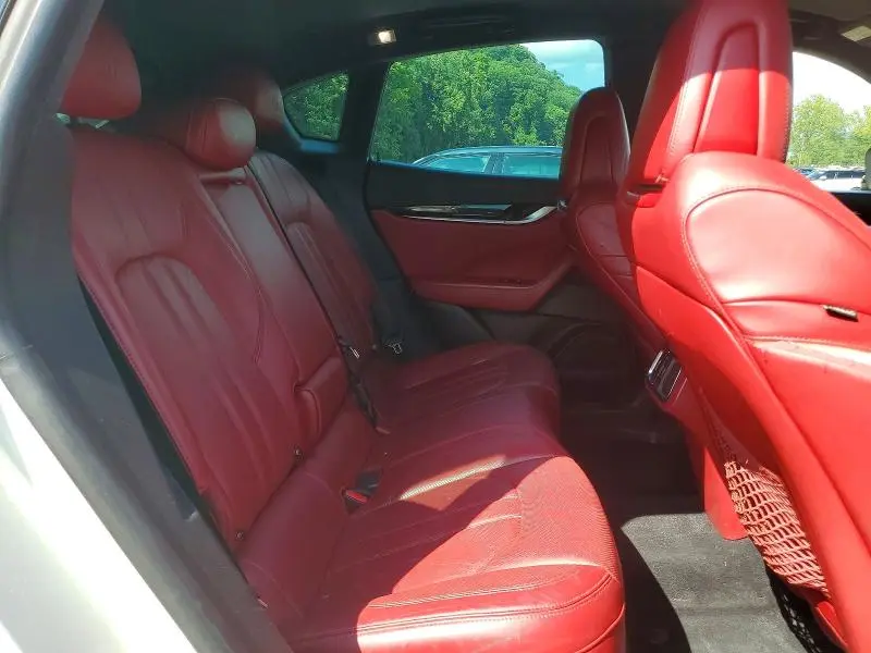 2017 MASERATI LEVANTE SPORT  