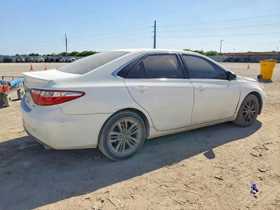 2017 TOYOTA CAMRY SE  
