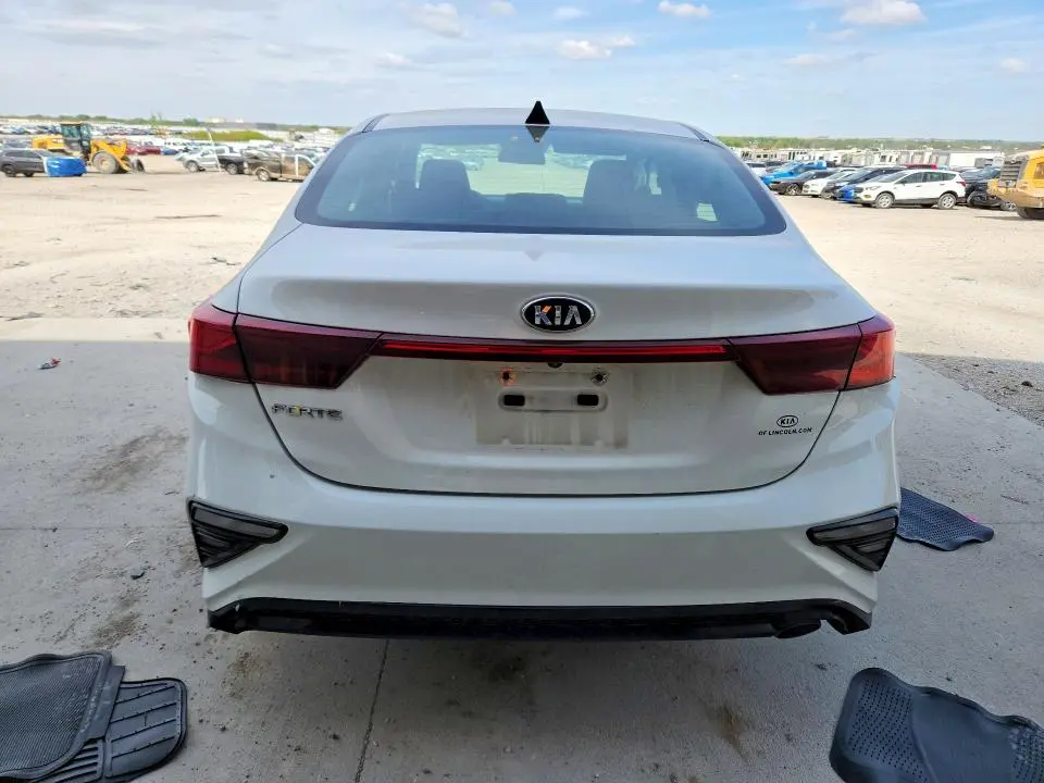 2019 KIA FORTE LXS  