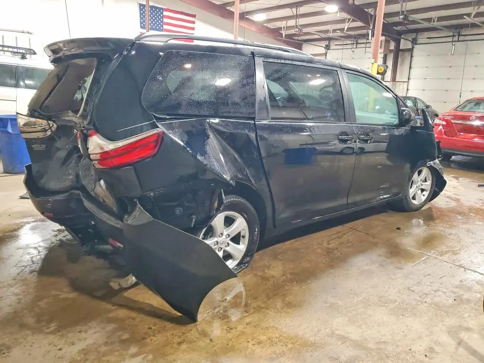 2015 TOYOTA SIENNA LE  