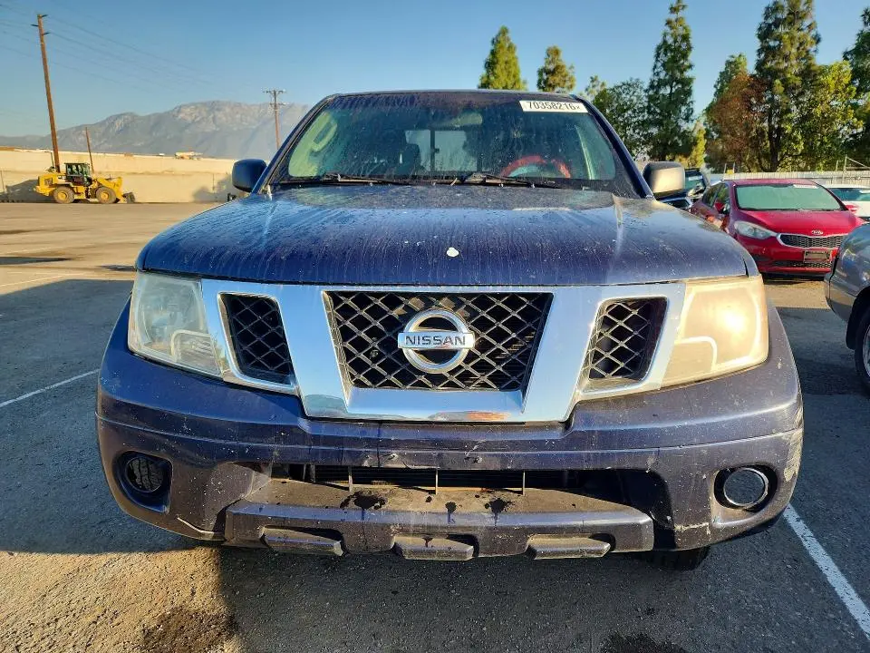 2025 NISSAN FRONTIER SV V6  