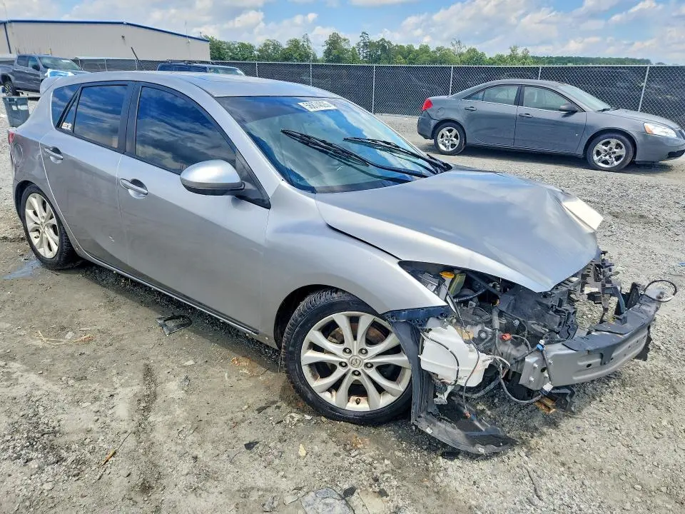 2011 MAZDA 3 S  