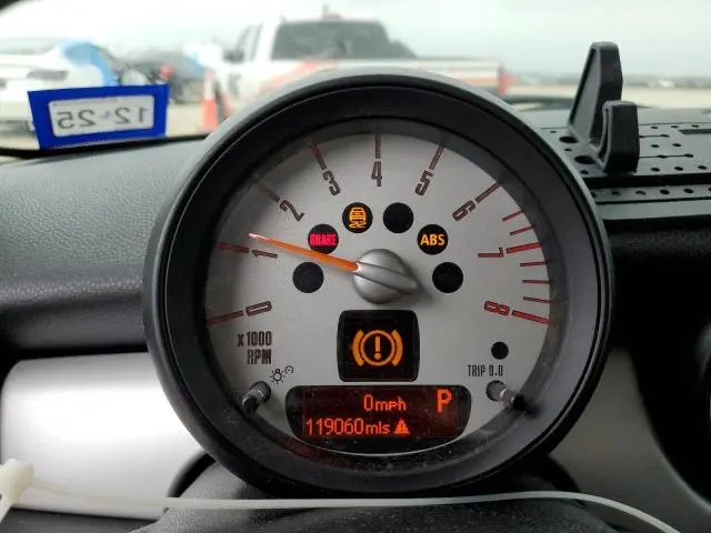 2011 MINI COOPER 