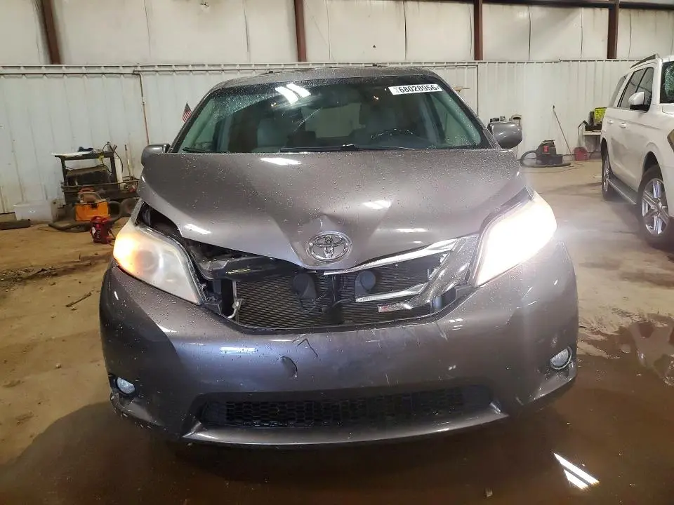 2011 TOYOTA SIENNA XLE 7-PASSENGER  