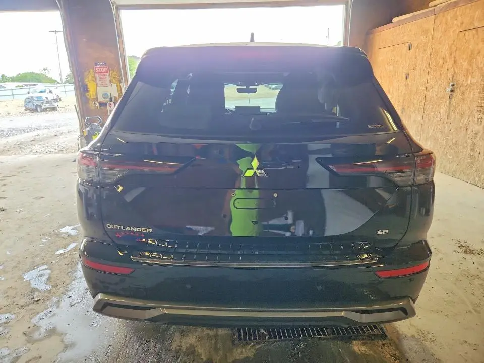 2025 MITSUBISHI OUTLANDER SE  