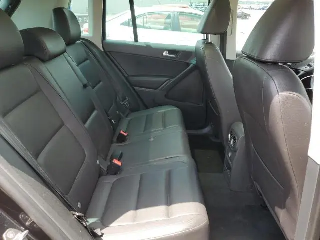 2016 VOLKSWAGEN TIGUAN S  