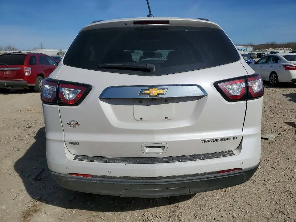 2016 CHEVROLET TRAVERSE LT  