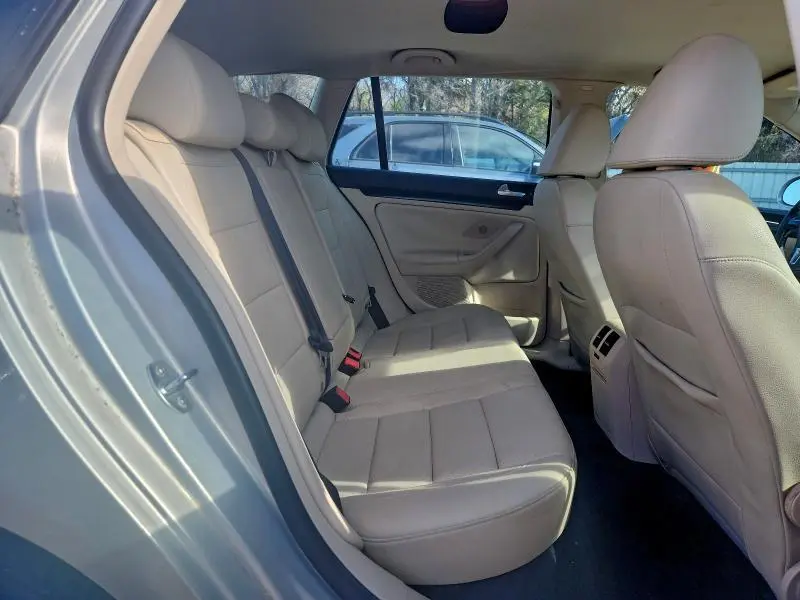 2011 VOLKSWAGEN JETTA TDI  