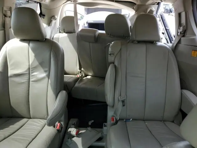 2011 TOYOTA SIENNA XLE  