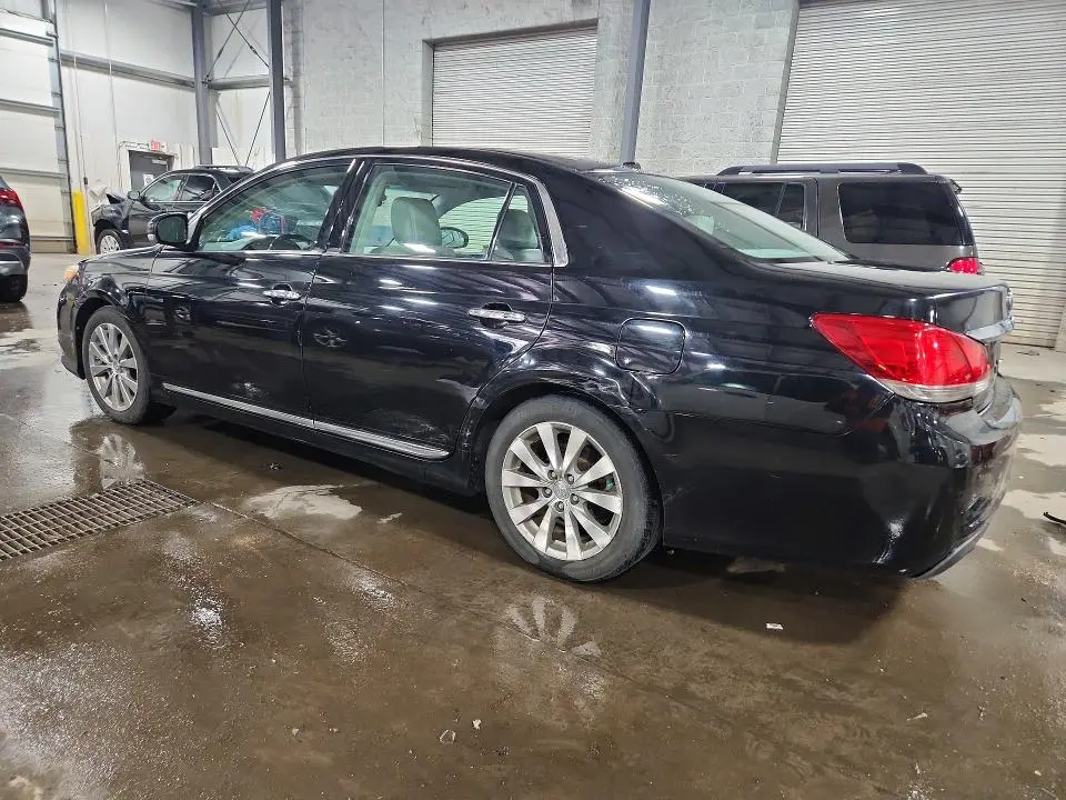 2011 TOYOTA AVALON LIMITED  