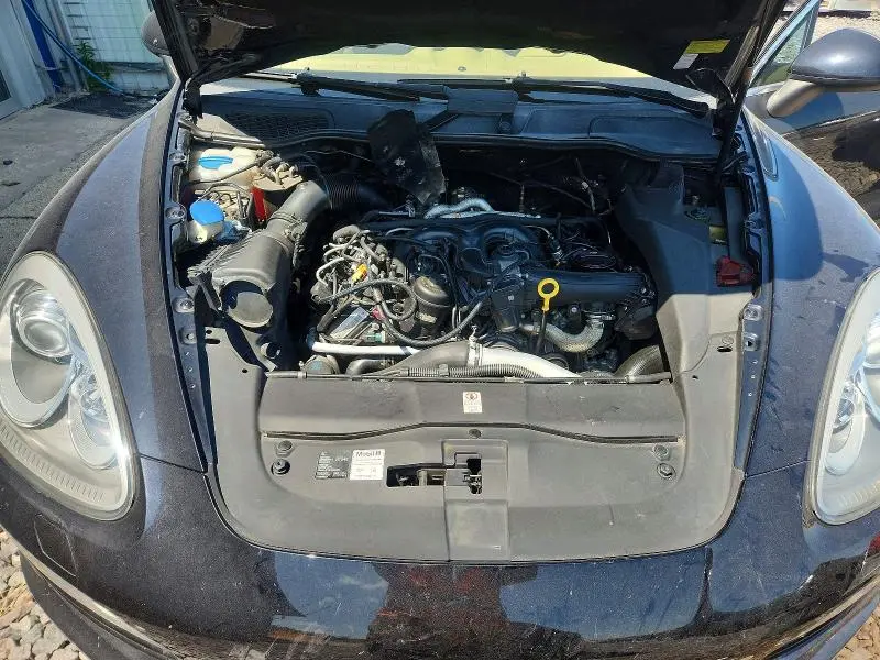 2013 PORSCHE CAYENNE   