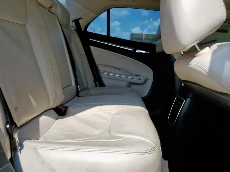 2016 CHRYSLER 300 LIMITED  