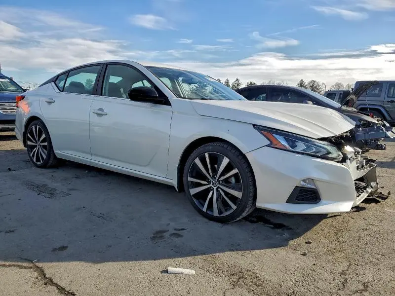 2019 NISSAN ALTIMA SR  