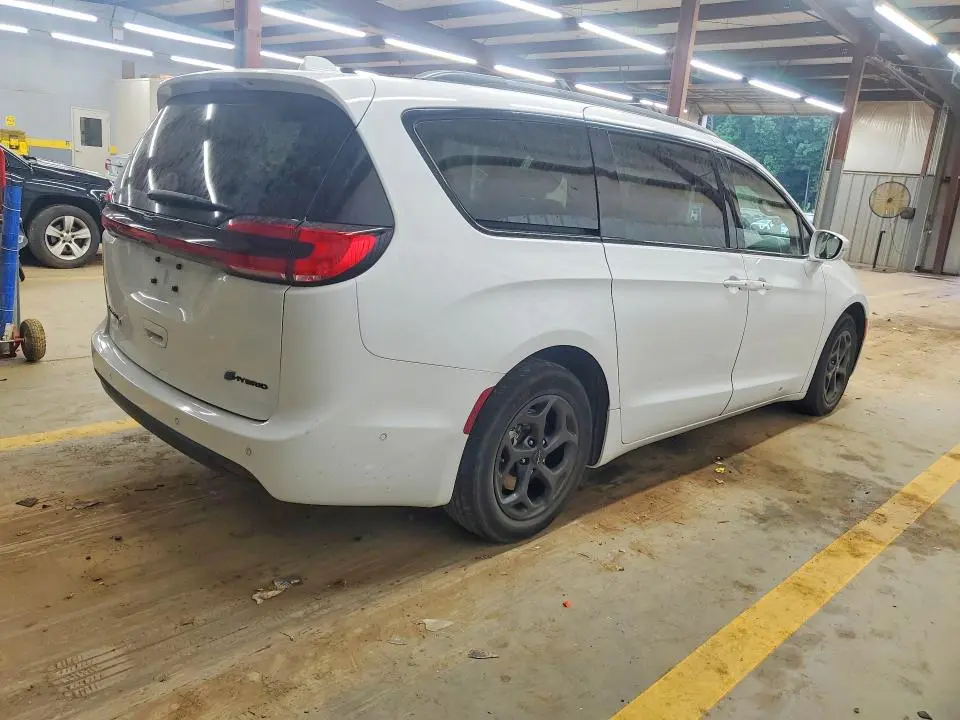 2021 CHRYSLER PACIFICA HYBRID LIMITED  