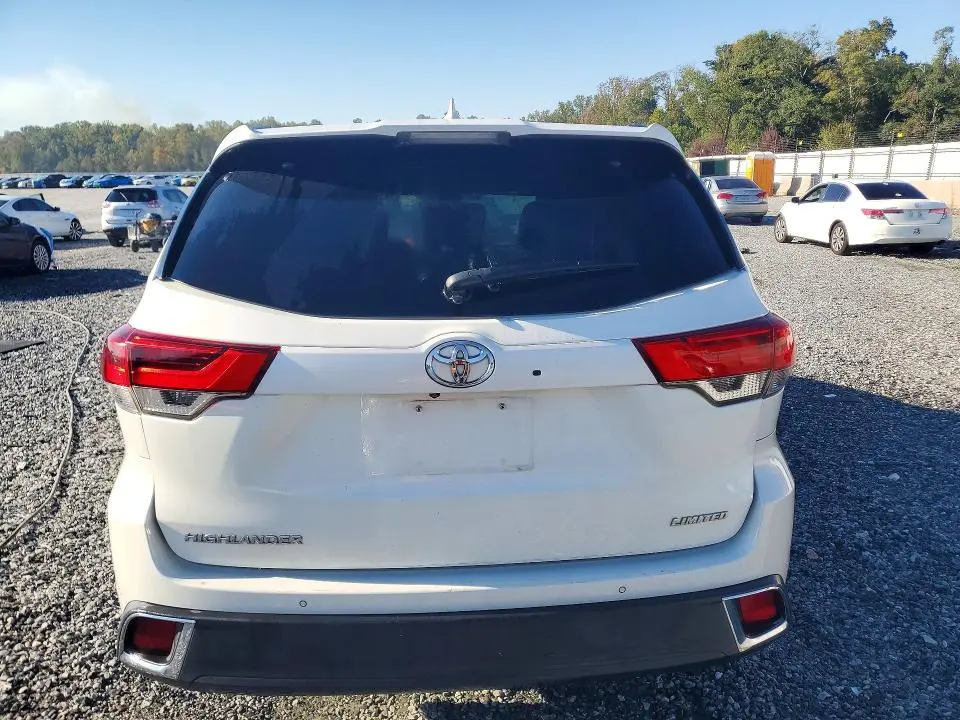 2018 TOYOTA HIGHLANDER LIMITED  