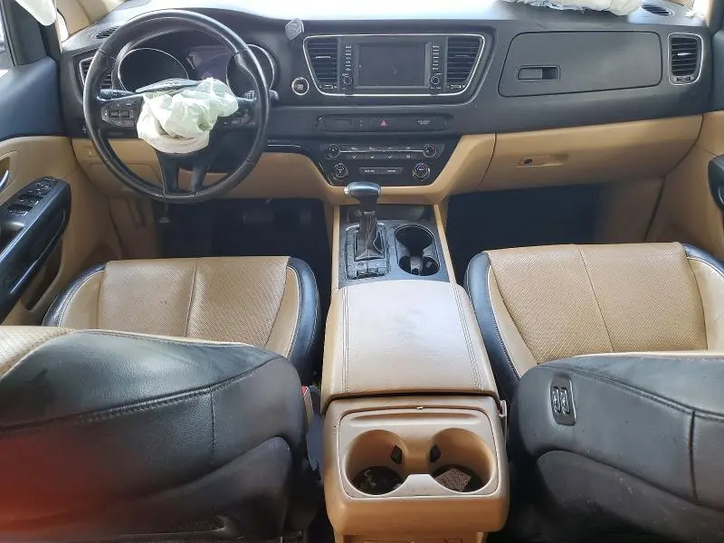 2018 KIA SEDONA LX  