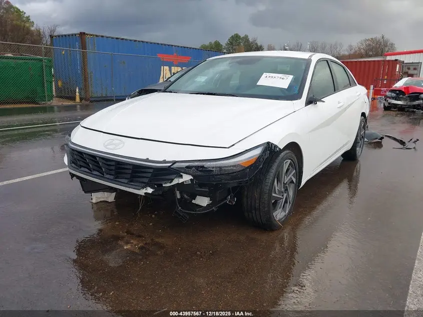 2025 HYUNDAI ELANTRA SEL SPORT