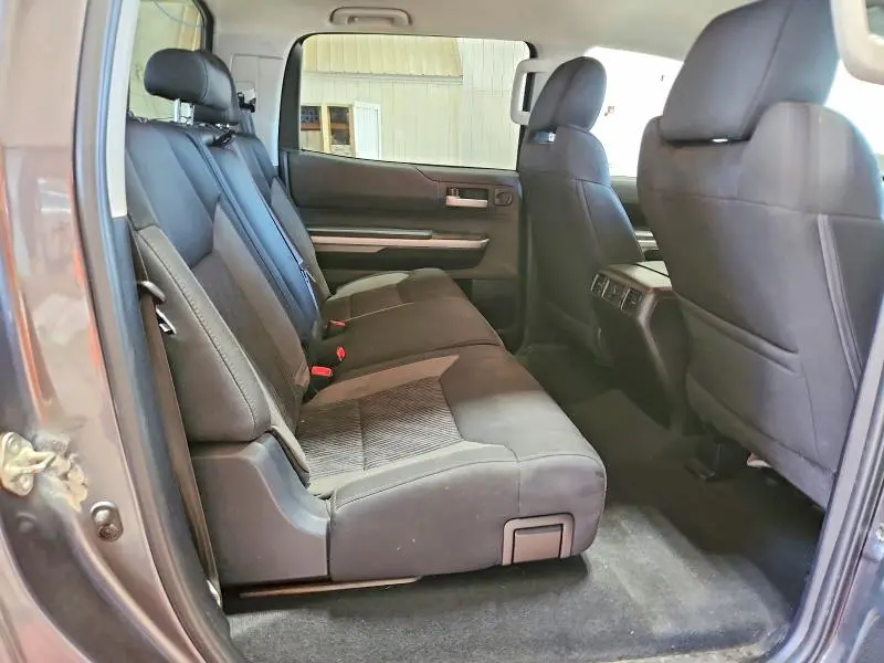 2015 TOYOTA TUNDRA SR5  