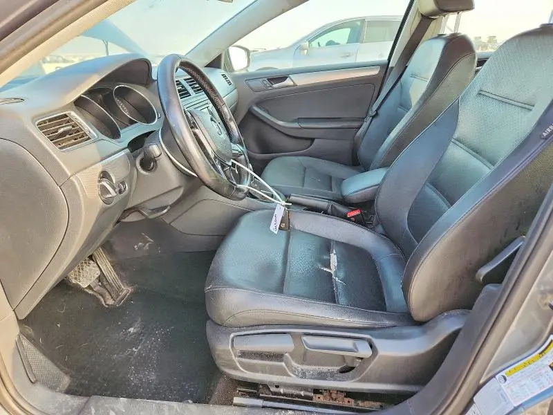 2015 VOLKSWAGEN JETTA SE  
