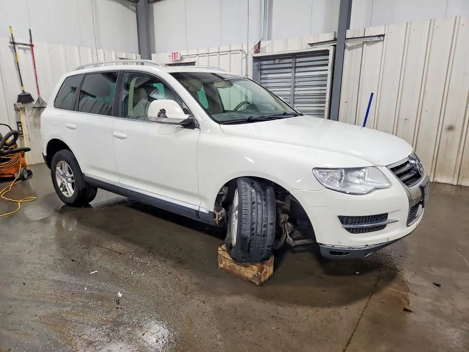 2010 VOLKSWAGEN TOUAREG V6  