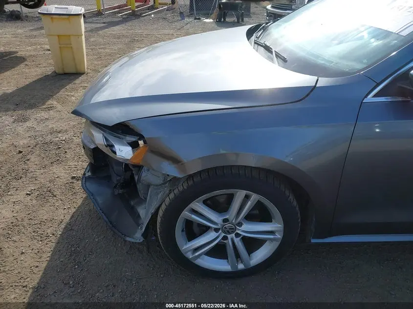 2015 VOLKSWAGEN PASSAT 2.0L TDI SE