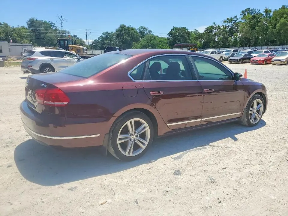 2013 VOLKSWAGEN PASSAT SE  