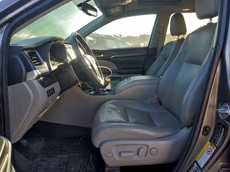 2016 TOYOTA HIGHLANDER LIMITED  