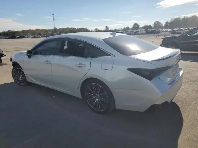 2019 TOYOTA AVALON XLE  