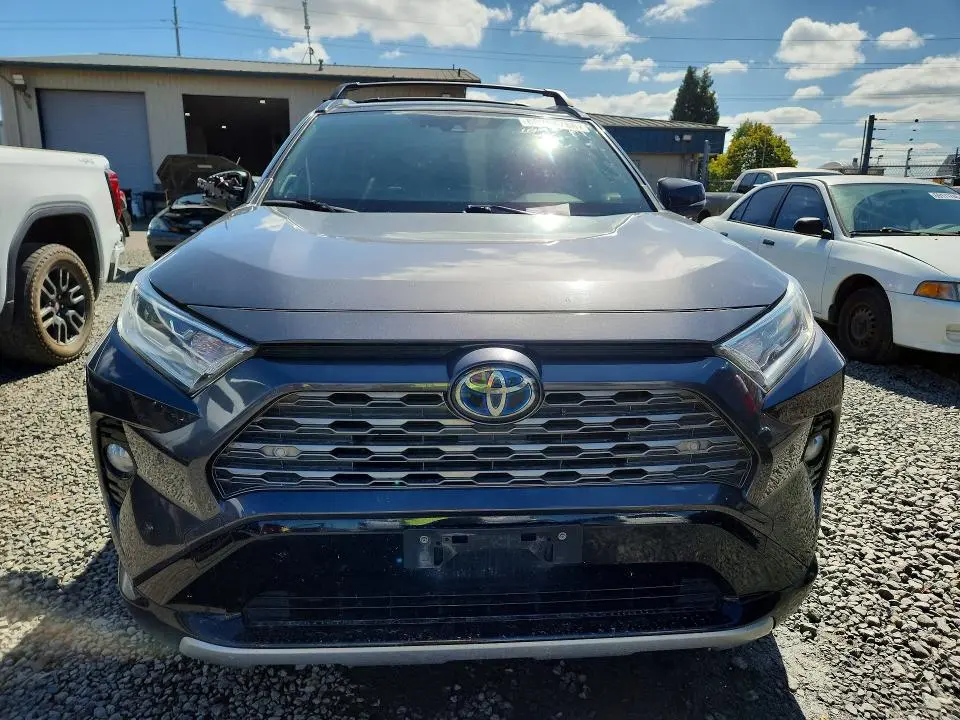2019 TOYOTA RAV4 XSE  