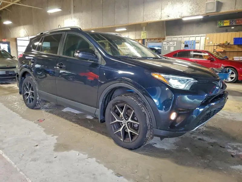 2017 TOYOTA RAV4 SE  