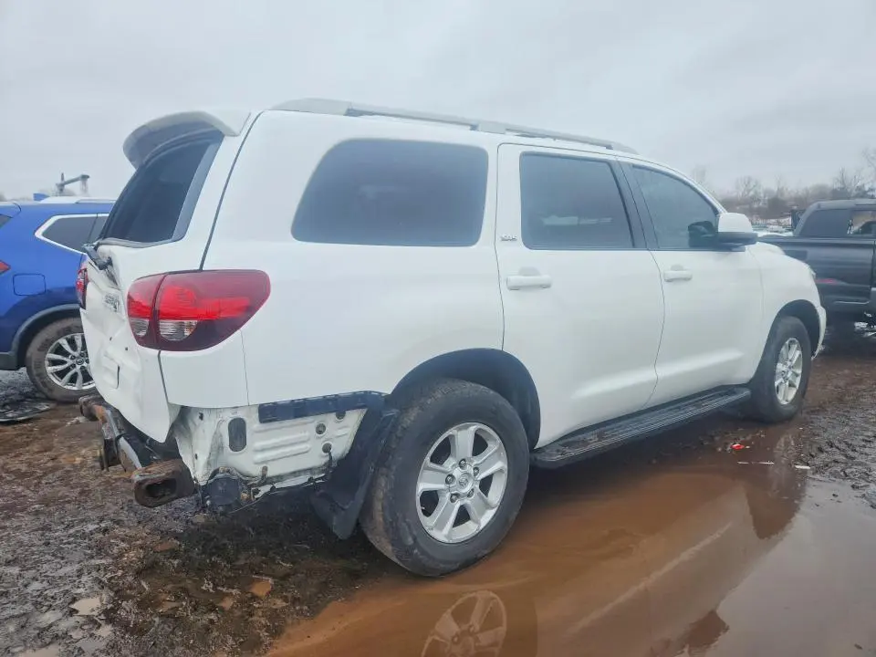 2018 TOYOTA SEQUOIA SR5  