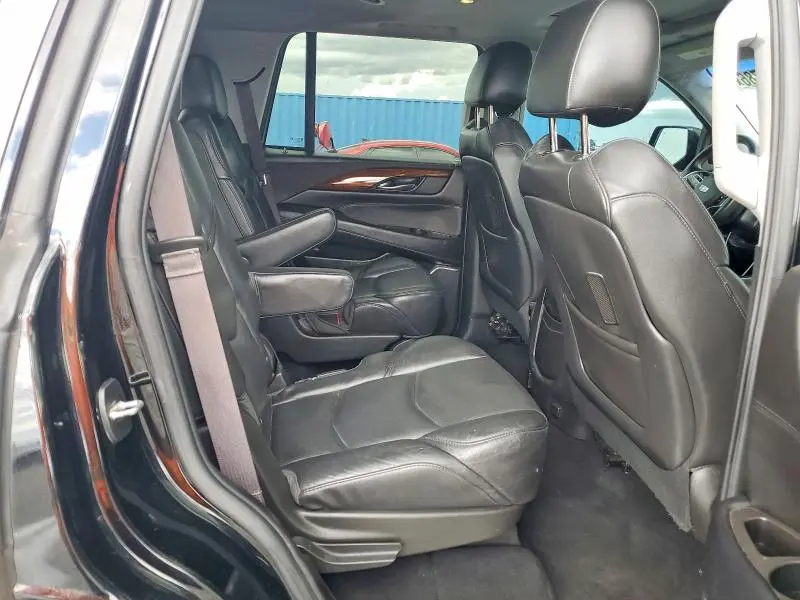 2016 CADILLAC ESCALADE LUXURY  