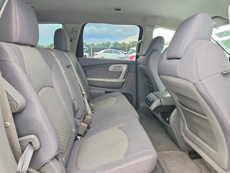 2012 CHEVROLET TRAVERSE LS  