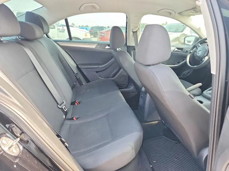 2016 VOLKSWAGEN JETTA SE  