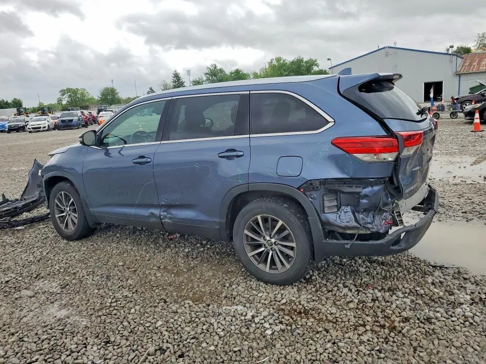 2019 TOYOTA HIGHLANDER XLE  