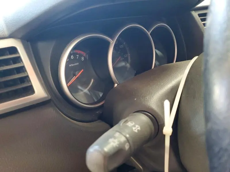 2012 NISSAN VERSA 1.8 S  