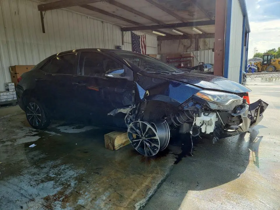 2017 TOYOTA COROLLA SE  