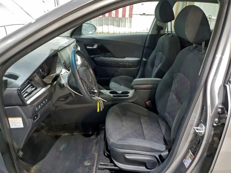 2022 KIA NIRO LX  