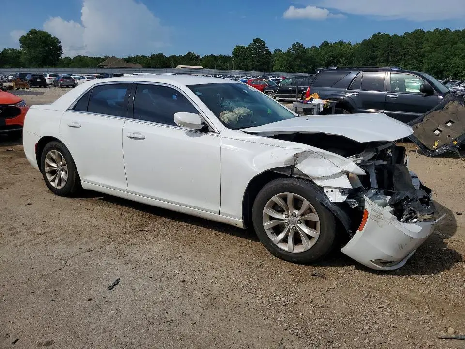 2015 CHRYSLER 300 LIMITED  